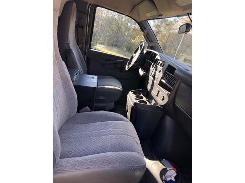 Photo 4 of 5 of 2019 Chevrolet Express 2500 Work Van